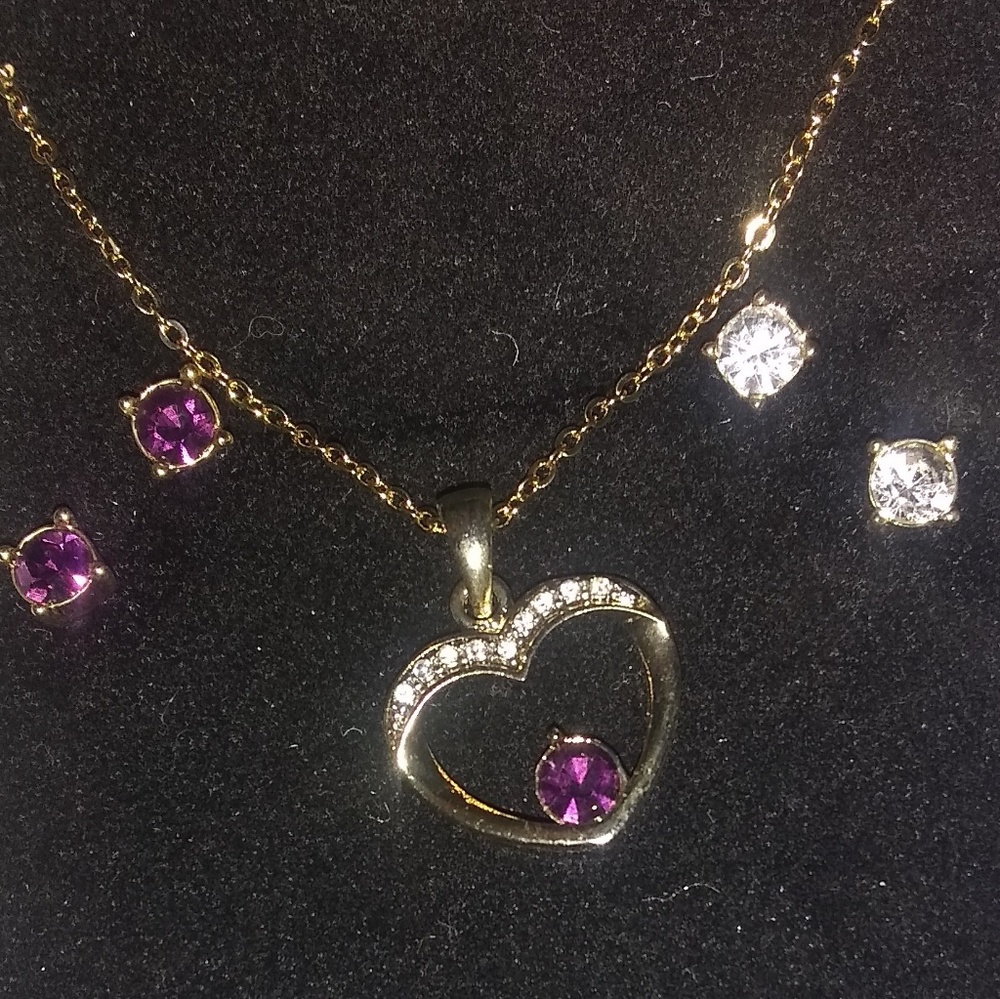 Pendant and 2 pair of earrings
